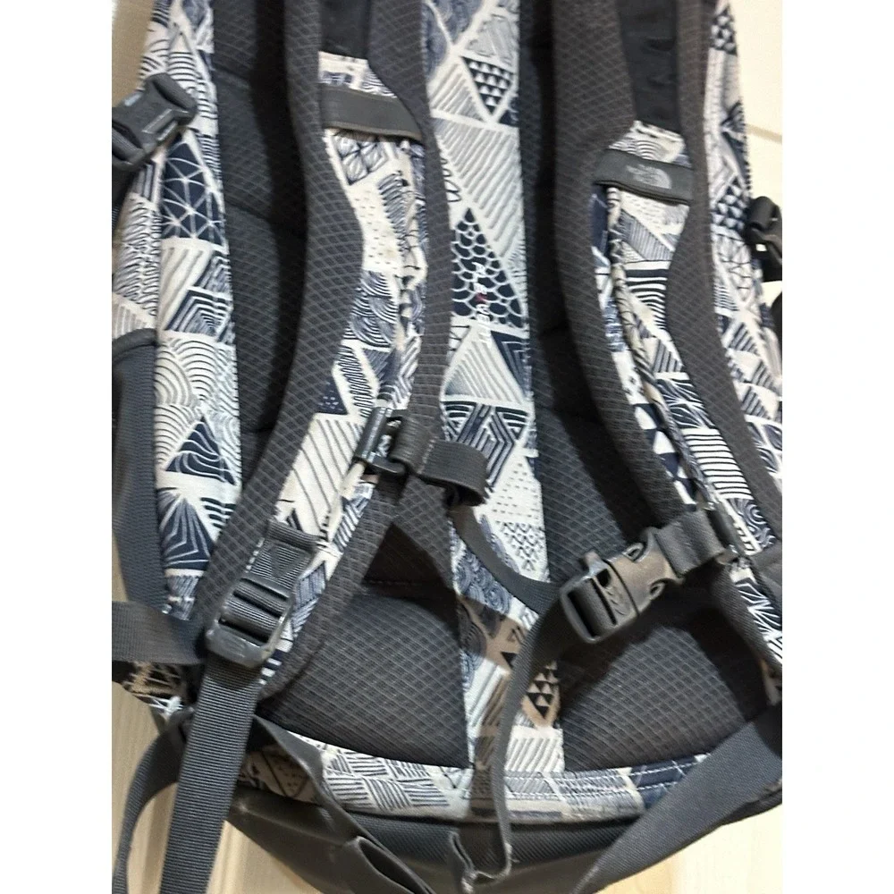 North Face Back Pack‎